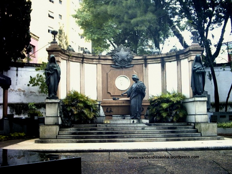 Túmulo do Presidente Campos Sales.